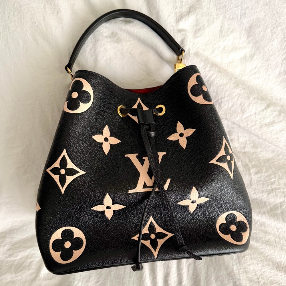 👑✅PRICE FIRM✅AUTHENTIC Louis Vuitton Bicolor Giant Neonoe MM - Picture 4 of 16